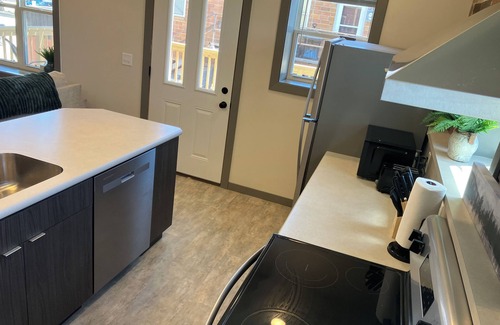 Marshall Apartment | 2 Bedroom Apartment - Downtown