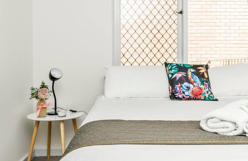 Rivervale Apartment | 2 Bedroom Apartment Free Wifi and Parking