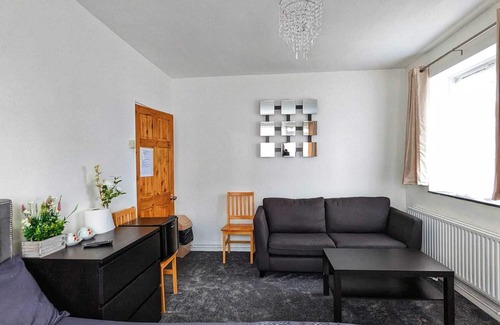 Stepney Green Apartment | 2 Bedroom Apartment