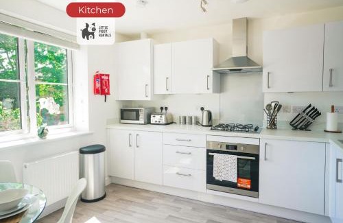 Peterborough Apartment | 2 Bedroom Apartment By Littlepiggyrentals Short Lets & Serviced Accommodation Peterborough With Fast Wi-Fi & Free Parking