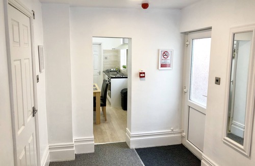 North Shore Apartment | 2 bedroom apartment in fashionable North Shore (newly renovated April '19)