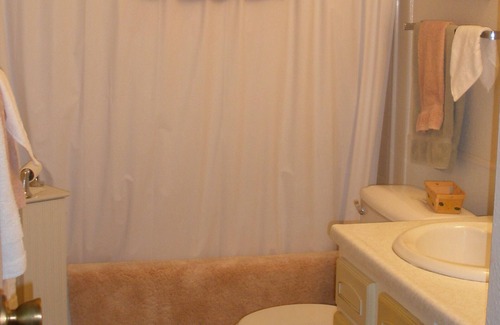 Underwood Apartment | 2-bedroom apartment in Underwood. Great long-term rates.
