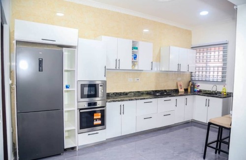Osu Klottey Apartment | 2-bedroom Apartment in Accra with AC, WiFi, fitness room.