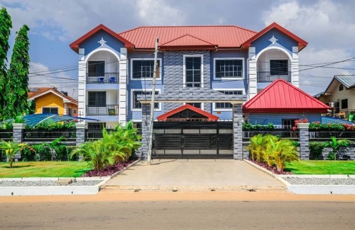 Osu Klottey Apartment | 2-bedroom Apartment in Accra with AC, WiFi, fitness room.