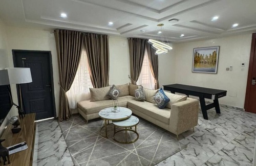 Ikeja Apartment | 2-bedroom apartment in charming Lagos