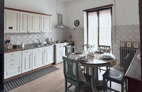 Torre Angela Apartment | 2-bedroom apartment in charming Roma with WiFi, AC Biancal'aura Home