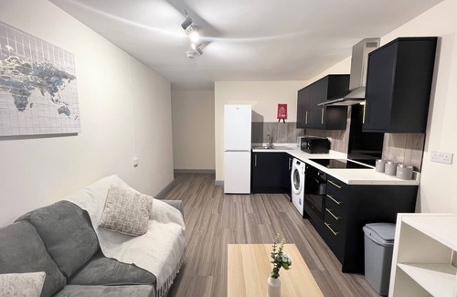 Derby Apartment | 2-Bedroom Apartment in Derby with Car Park & WiFi