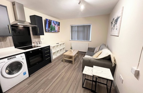 Derby Apartment | 2-Bedroom Apartment in Derby with Car Park & WiFi