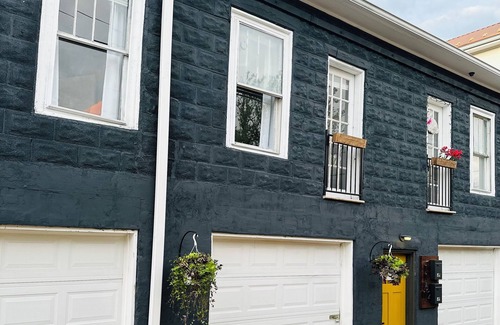 Leadsville Apartment | 2-bedroom apartment in downtown Elkins with AC, a balcony, and WiFi.