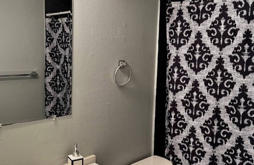 Sun Bay South Apartment | 2-bedroom apartment in fabulous Tampa with WiFi, AC full kitchen