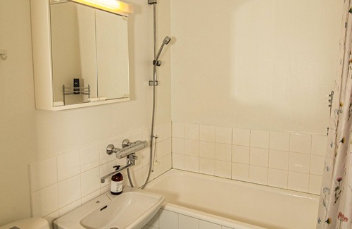 Turku Apartment | 2-Bedroom Apartment in Heart of Turku City Center near train station