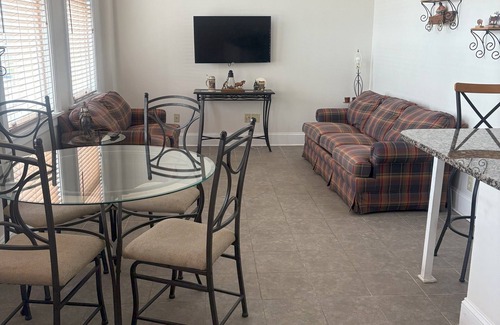 Lorain Apartment | 2-bedroom apartment in Lorain
