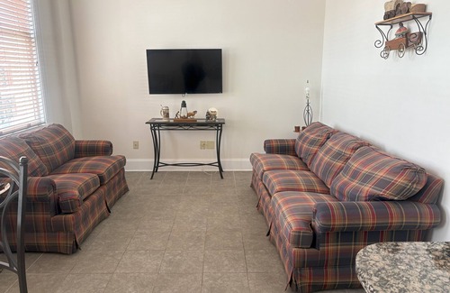 Lorain Apartment | 2-bedroom apartment in Lorain