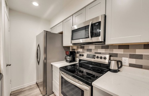 Vickery Meadow Apartment | 2-bedroom apartment in superb Dallas with WiFi, AC