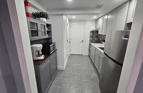 Carteret House | 2 Bedroom apartment in nice and quiet neighborhood