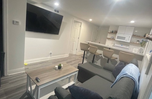 Heart of Chicago Apartment | 2-bedroom apartment in Pilsen