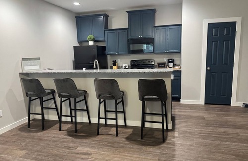 Victoria Apartment | 2-bedroom apartment in lovely Victoria with WiFi, AC