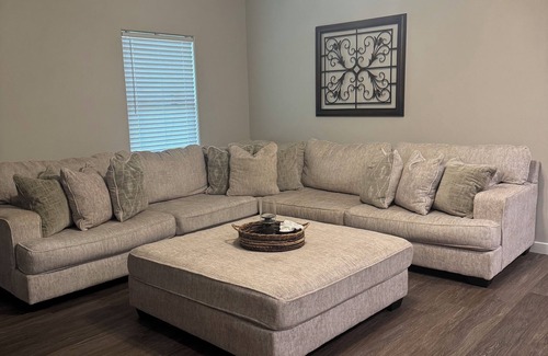 Victoria Apartment | 2-bedroom apartment in lovely Victoria with WiFi, AC