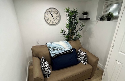 Hillside Apartment | 2-bedroom apartment near AirPort