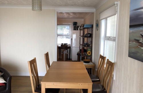 Ventnor Apartment | 2 bedroom apartment situated in spectacular location in Ventnor