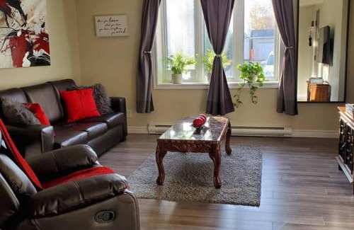 Downtown Gatineau Apartment | 2-Bedroom Apartment Sweet #2 by Amazing Property Rentals