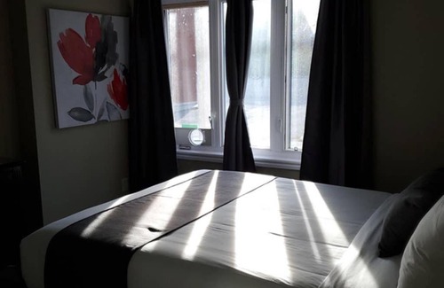 Downtown Gatineau Apartment | 2-Bedroom Apartment Sweet #2 by Amazing Property Rentals