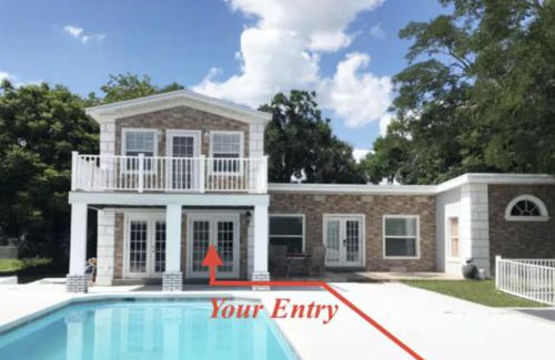 Auburndale Apartment | 2 Bedroom Apartment