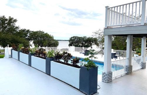 Auburndale Apartment | 2 Bedroom Apartment