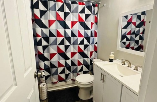 Reading Apartment | 2 Bedroom apartment - urban chic at its finest!