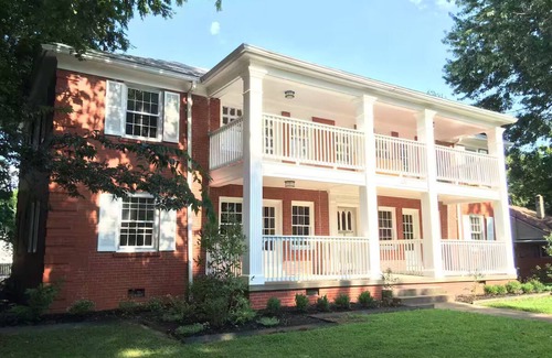 Evansville Apartment | 2-bedroom Apartment in charming Evansville, Indiana with Modern Amenities & AC