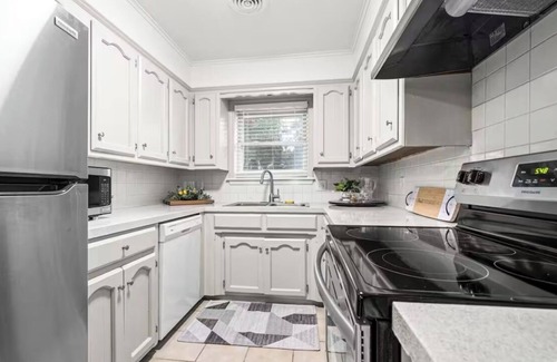 Fort Smith Apartment | 2-bedroom apartment in cool Fort Smith with AC