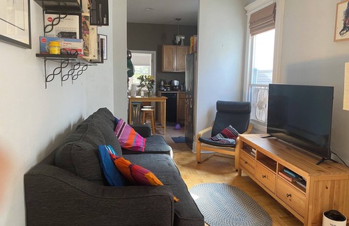 McGinley Square Apartment | 2-bedroom apartment in awesome Jersey City with AC, WiFi
