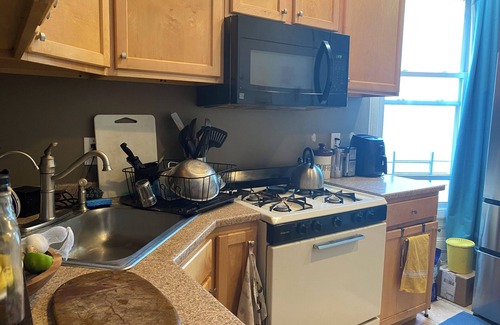 McGinley Square Apartment | 2-bedroom apartment in awesome Jersey City with AC, WiFi