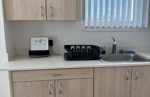 Farrelly Pond District Apartment | 2-bedroom apartment in peaceful San Leandro with AC, WiFi