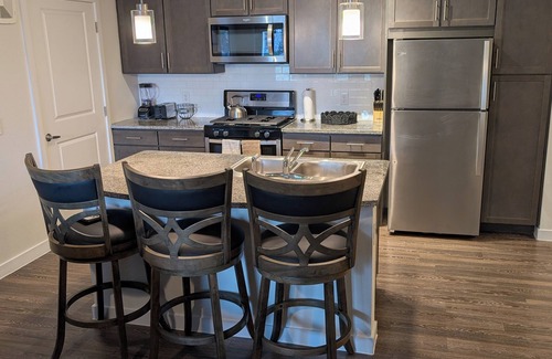 Texas City Apartment | 2-bedroom apartment in brilliant Texas City with fitness room, AC, WiFi