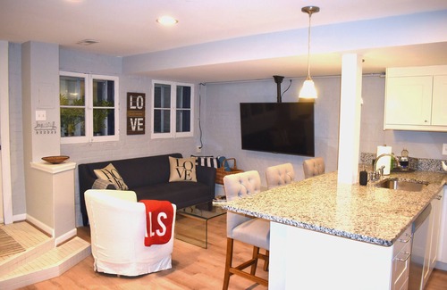 Capitol Hill Apartment | 2-Bedroom Apartment in Historic Capitol Hill House