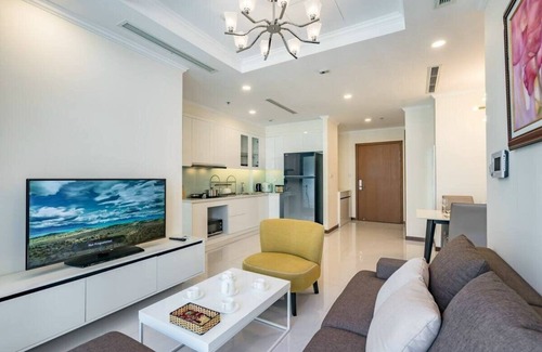 Hang Xanh Apartment | 2 Bedroom Apartment - Vinhomes Central Park