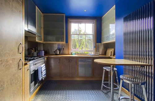 Ravenscourt Park Apartment | 2 BEDROOM APARTMENT, WEST LONDON