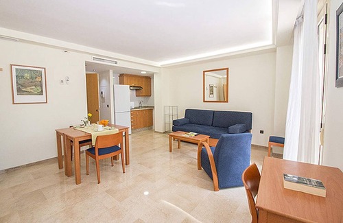Trinitat Apartment | 2 Bedroom apartment with balcony. VIV 22