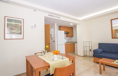 Trinitat Apartment | 2 Bedroom apartment with balcony. VIV 12