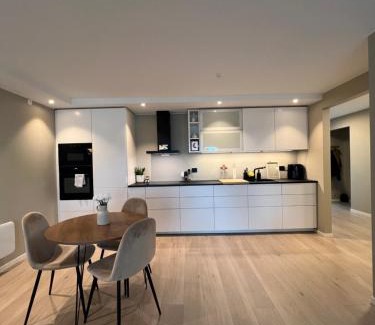 Stavanger Apartment | 2 Bedroom Apartment - Within walking distance to ONS 2024