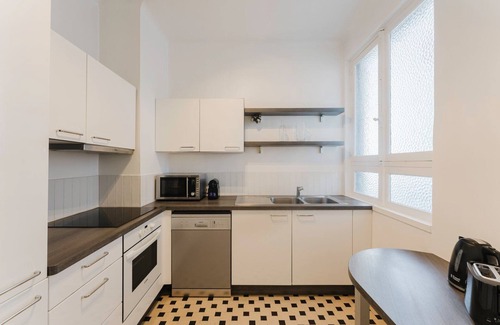 Lille Centre Ville Apartment | 2 bedroom apartment with parking, near metro
