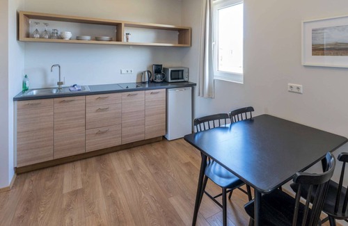 Hella House | 2 Bedroom Apartment with Hot Tub - Stracta Hotel Hella