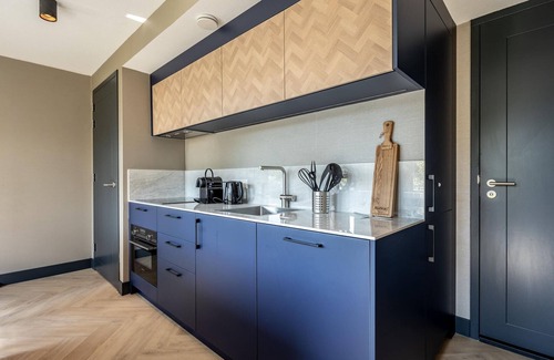 Delft Apartment | 2-bedroom apartment with canal view.