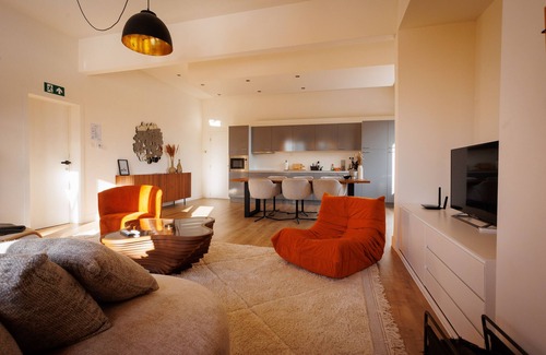 Zwevegem Apartment | 2-Bedroom Apt Above Venti Restaurant – Near Xpo