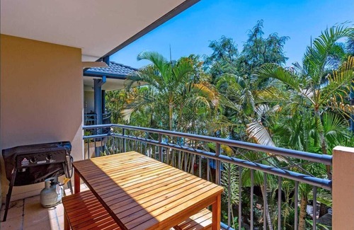 Mermaid Waters Apartment | 2 Bedroom Apt at the award winning family friendly resort at Mermaid Beach QLD.