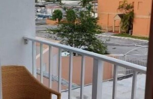 Nassau Condo | 2 Bedroom Apt overlooking harbour