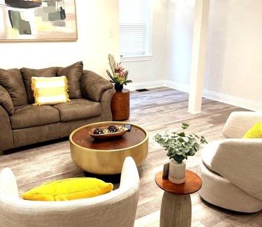 Brighton Heights House | 2 Bedroom Apt - Stylish, Modern, And Convenient!