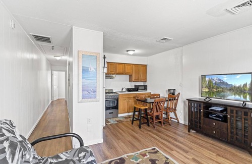 Ortley Beach Apartment | 2 Bedroom Apt with Deck 1.5 Blocks from ocean unit 4