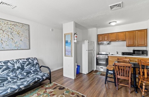 Ortley Beach Apartment | 2 Bedroom Apt with Deck 1.5 Blocks from ocean unit 4
